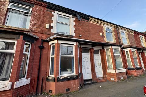 3 bedroom terraced house to rent, Lowestoft Street, Manchester, M14 7PU