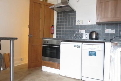 2 bedroom flat to rent, George Street, Aberdeen, AB25