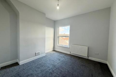 2 bedroom terraced house to rent, Chorlton Road, Stoke-On-Trent ST1