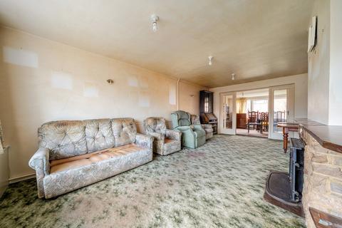 3 bedroom chalet for sale, Campton Road, Shefford, SG17