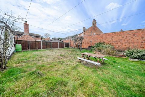 3 bedroom chalet for sale, Campton Road, Shefford, SG17