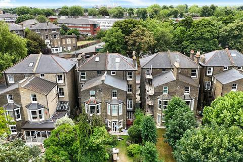 2 bedroom apartment for sale, Charlton Road, London