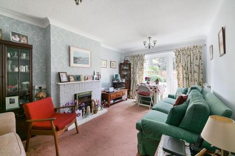10 Cheviot Close, Banstead, SM7 2PD