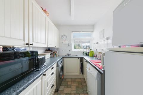10 Cheviot Close, Banstead, SM7 2PD