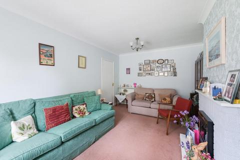 10 Cheviot Close, Banstead, SM7 2PD
