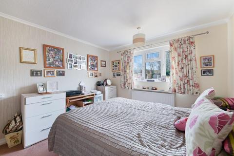 10 Cheviot Close, Banstead, SM7 2PD
