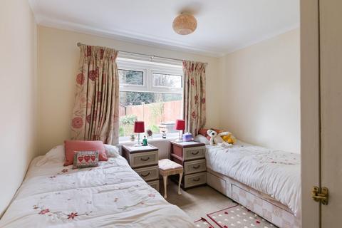 10 Cheviot Close, Banstead, SM7 2PD