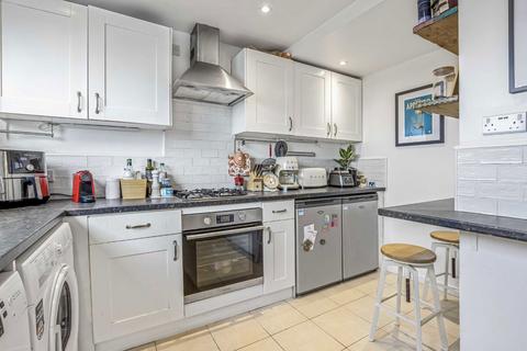 1 bedroom flat for sale, Burbage Close, London SE1