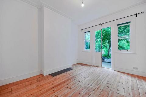 3 bedroom flat for sale, Carlyle Road, London W5