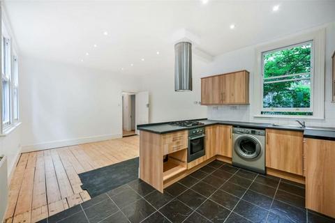 3 bedroom flat for sale, Carlyle Road, London W5