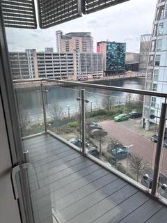 1 bedroom apartment to rent, The Quays, Salford, Manchester M50