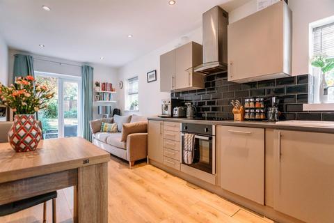 1 bedroom flat for sale, Upper Tollington Park, Finsbury Park