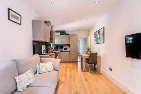 1 bedroom flat for sale, Upper Tollington Park, Finsbury Park