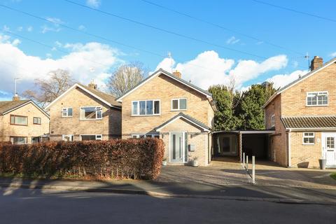 3 bedroom detached house for sale, Glenthorne Close, Chesterfield S40