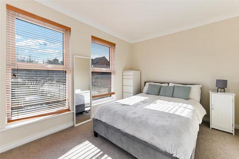 113 Farriers Road, Epsom, KT17 1LR
