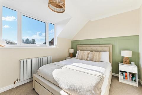 113 Farriers Road, Epsom, KT17 1LR