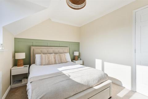 113 Farriers Road, Epsom, KT17 1LR