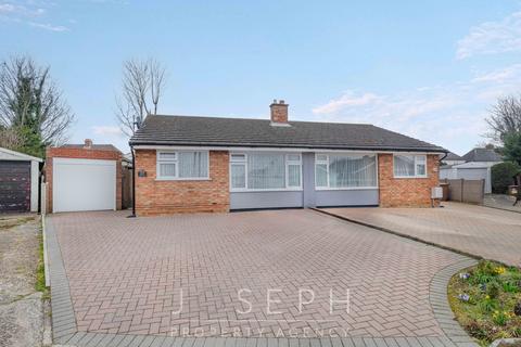 2 bedroom semi-detached bungalow for sale, Ballater Close, Ipswich, IP1