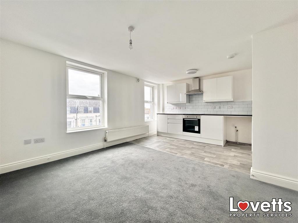 Living Room / Kitchen