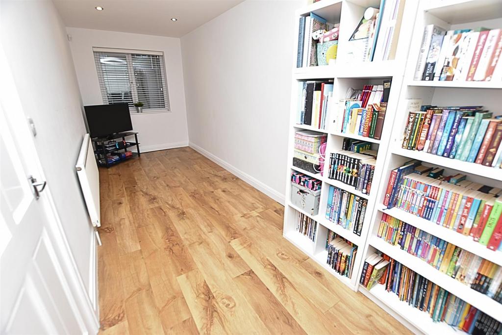 Snug/study/fifth bedroom