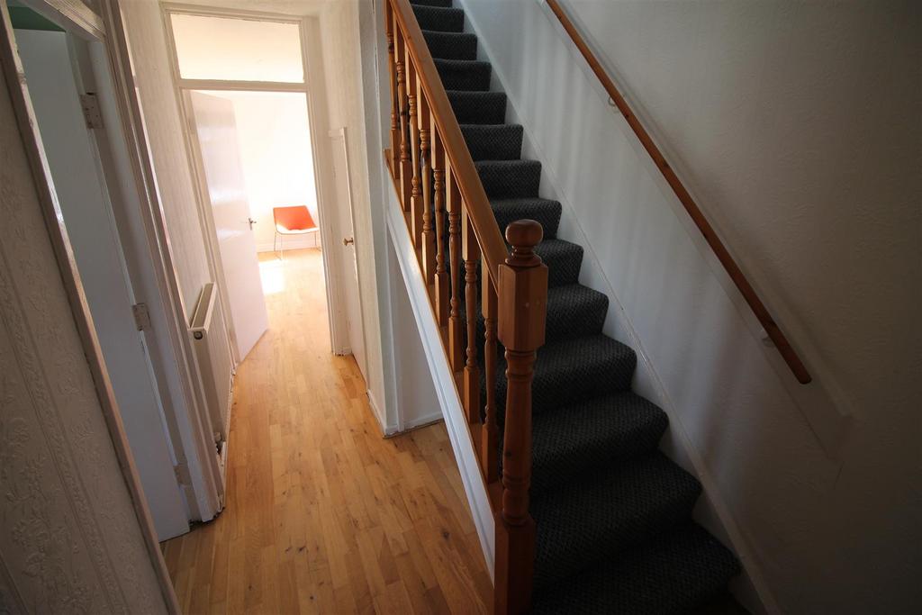 126 FTA- Hallway.JPG