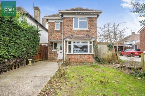 Gainsborough Avenue, Worthing, West Sussex, BN14