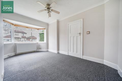 3 bedroom detached house to rent, Gainsborough Avenue, Worthing, West Sussex, BN14