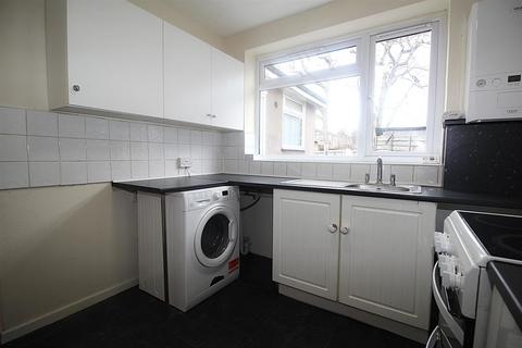 3 bedroom terraced house to rent, Ashdown Road, Enfield