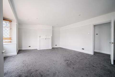 2 bedroom flat to rent, Southborough Lane, Bromley, BR2 8AR