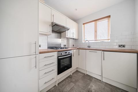 2 bedroom flat to rent, Southborough Lane, Bromley, BR2 8AR