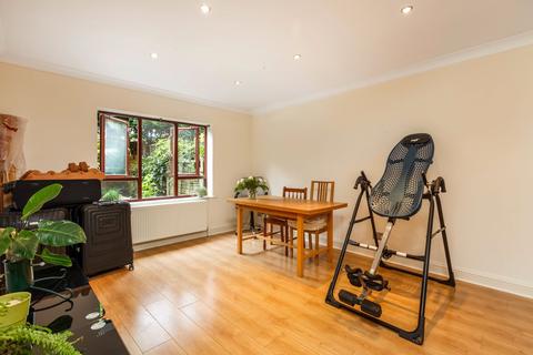 2 bedroom apartment for sale, Thornbury Square, Highgate