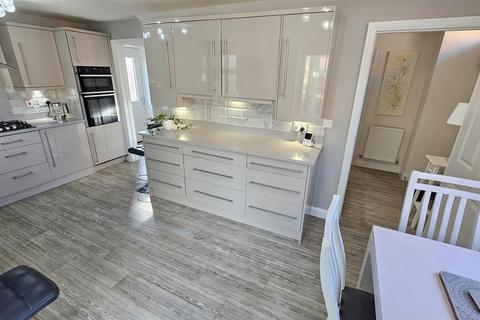 3 bedroom detached house for sale, Cowdell Grove, Bingham
