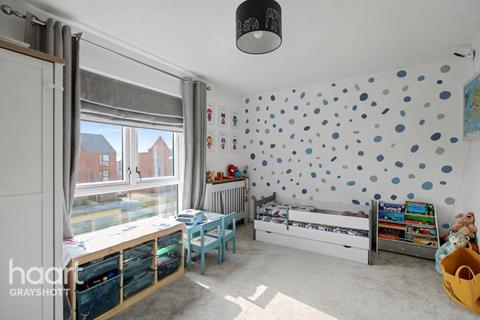 3 bedroom semi-detached house for sale, North Parade, Bordon