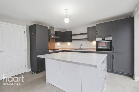 3 bedroom semi-detached house for sale, North Parade, Bordon