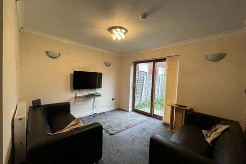 1 bedroom in a house share to rent, 32A Bloxwich Road North, Willenhall, WV12