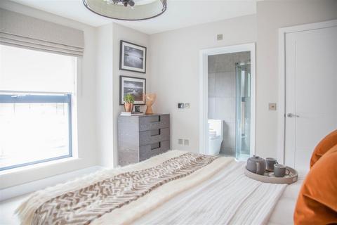 5 bedroom terraced house for sale, ST HILDAS MEWS, Chalkwell, Westcliff On Sea