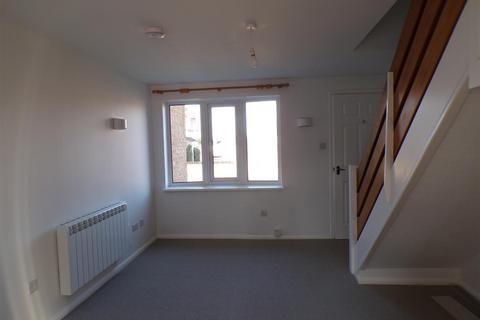 2 bedroom detached house to rent, Richards Close, Wellington