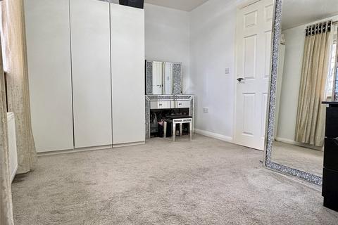 34 Walter Mills Way, Oldham, OL4 3FU