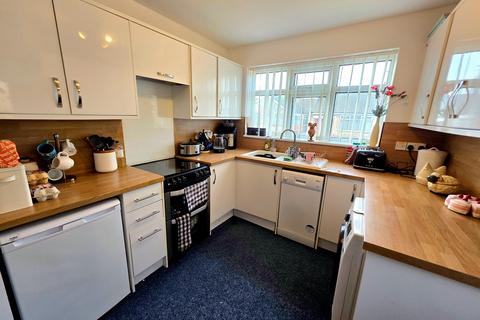 2 bedroom detached bungalow for sale, Allington Drive, Mansfield, NG19