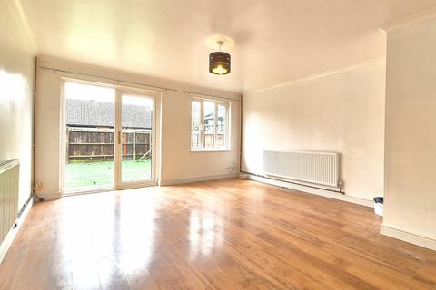 3 bedroom end of terrace house to rent, Cobb Close, Datchet, SL3