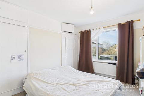 43 Rowan Crescent, London, SW16 5JA