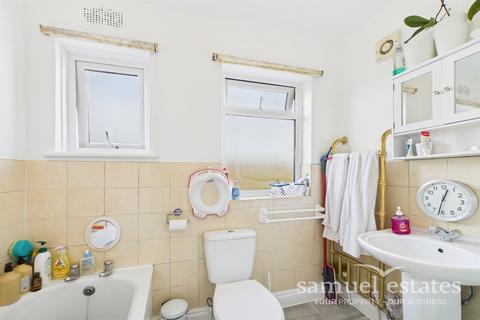 43 Rowan Crescent, London, SW16 5JA