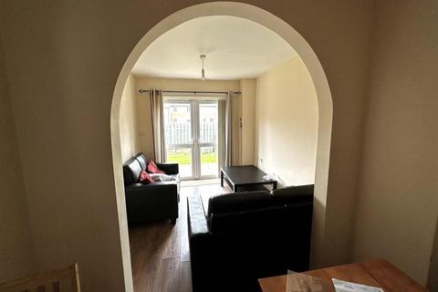 4 bedroom house to rent, Bramwell Close, Sheffield S3