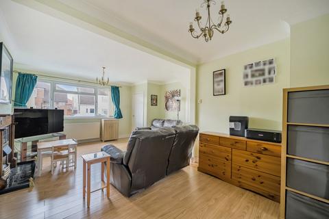 28 Meadowcroft Road, Reading, RG2 8RJ