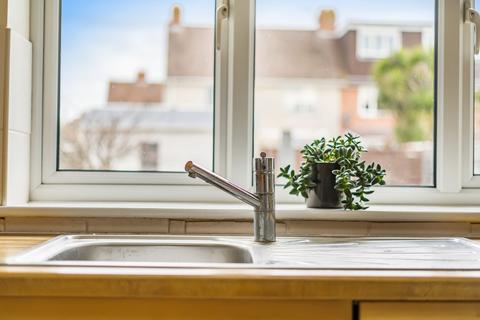 28 Meadowcroft Road, Reading, RG2 8RJ