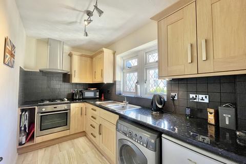 2 bedroom maisonette for sale, West Cliff Mews, St Michaels Road, West Cliff, Bournemouth, BH2