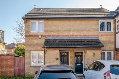 2 bedroom end of terrace house for sale, Gittens Close, Bromley