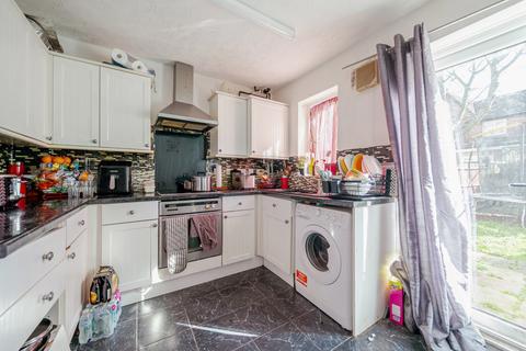 2 bedroom end of terrace house for sale, Gittens Close, Bromley