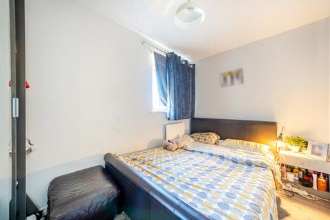 2 bedroom end of terrace house for sale, Gittens Close, Bromley