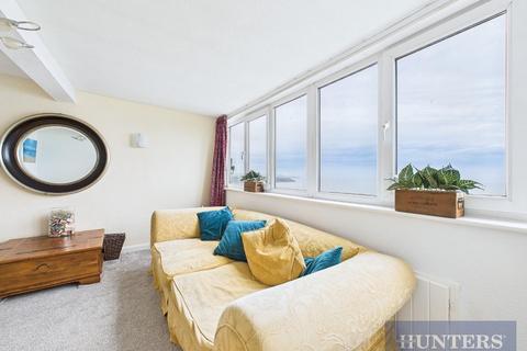 2 bedroom flat for sale, Blenheim Terrace, Scarborough, YO12 7HF